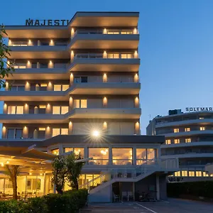3* Отель Majestic